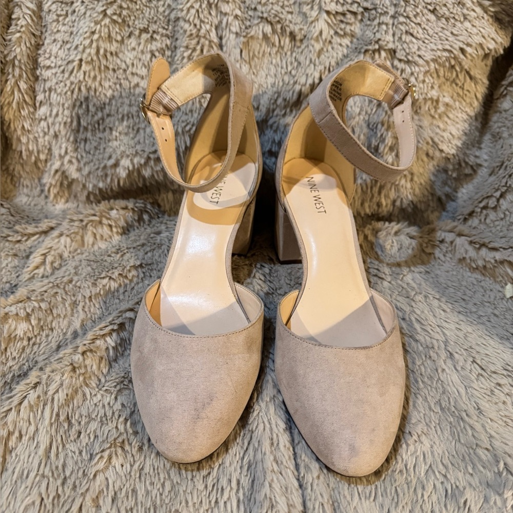 Nine West Addison BlockHeel Shoes- Lt  Natural Color Faux suede Women’s Size 10M
